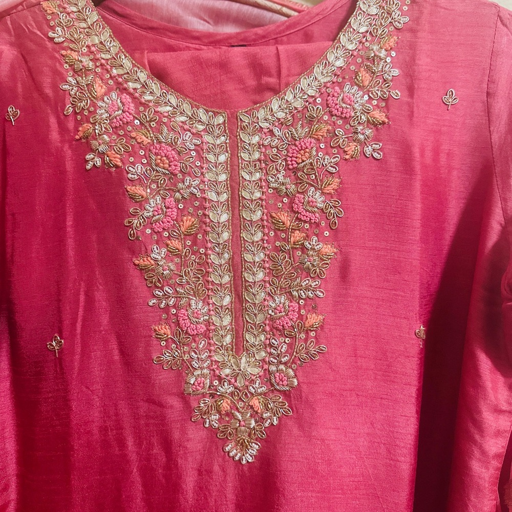 Elegant Pink Embroidered Women's kurti set Size